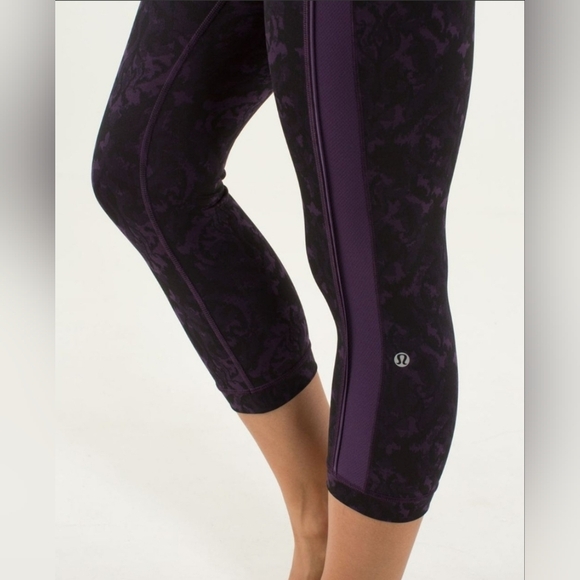 Lululemon Yeah Yoga Leggings, Size 8 - Picture 4 of 9